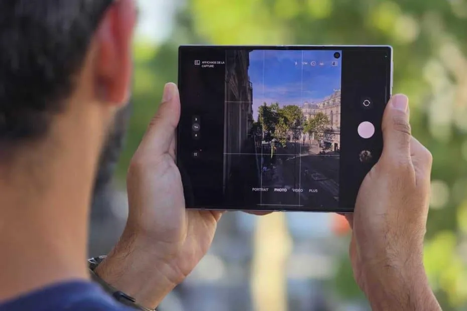 Bizarre ou logique ? À l'horizontale, le Samsung Galaxy Z Fold 8 prend des photos verticales quand il est déplié — Frandroid