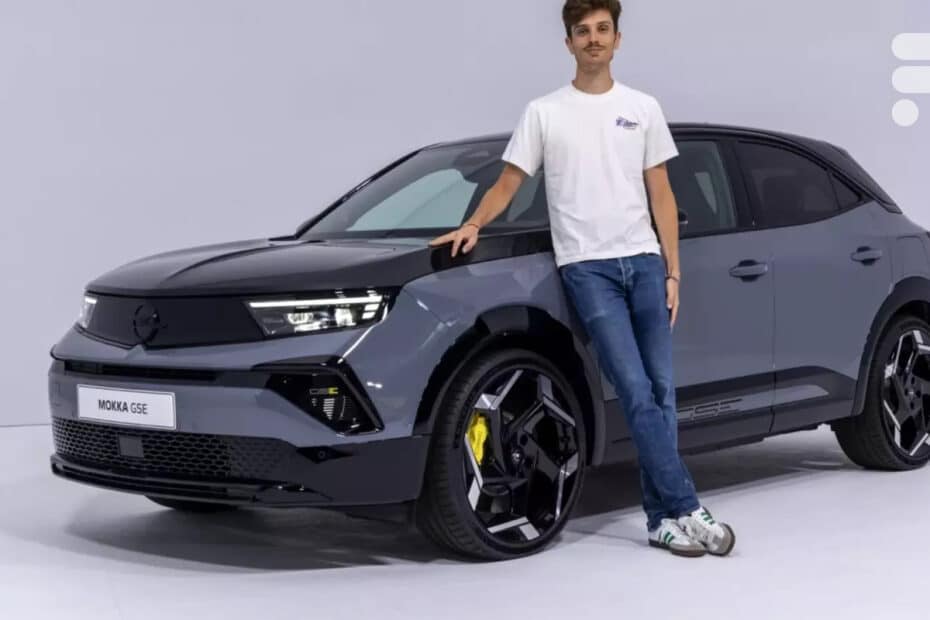 une Peugeot 208 GTi électrique au format SUV