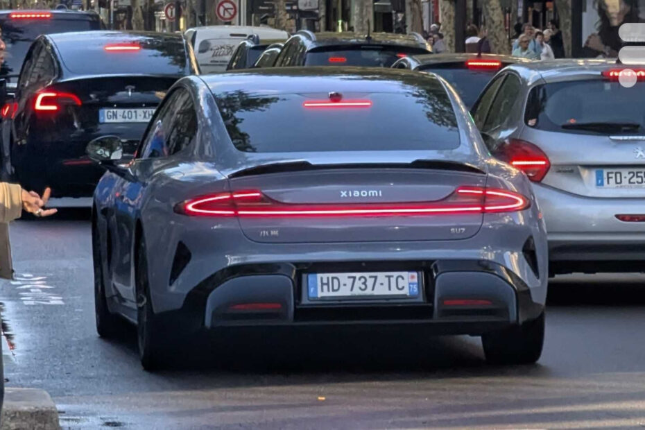 La Xiaomi SU7 croisée dans Paris, une Citroën électrique à moins de 16 000 € et BMW pulvérise ses prix