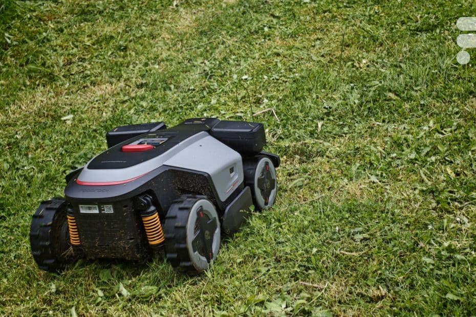 Test du Roborock RockMow Z1 : le robot tondeuse sans fil RTK à l'épreuve
