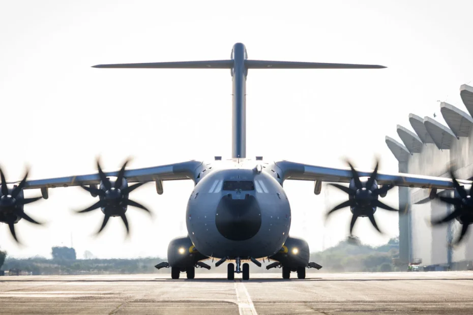 L'Airbus A400M va pouvoir larguer 50 drones ou 12 missiles en plein vol : la transformation se confirme