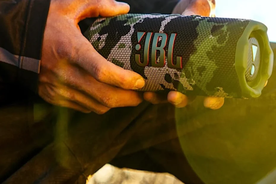 Au bord de la piscine, en camping, en rando… l’enceinte JBL Flip 7 vous suit partout (-40%)