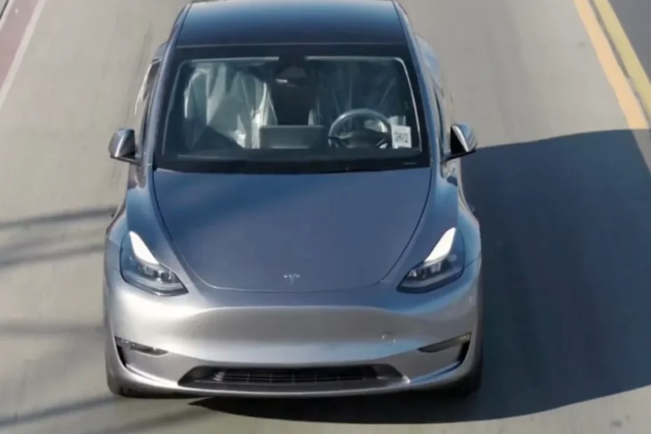 Tesla FSD : des utilisateurs portent plainte pour publicité mensongère