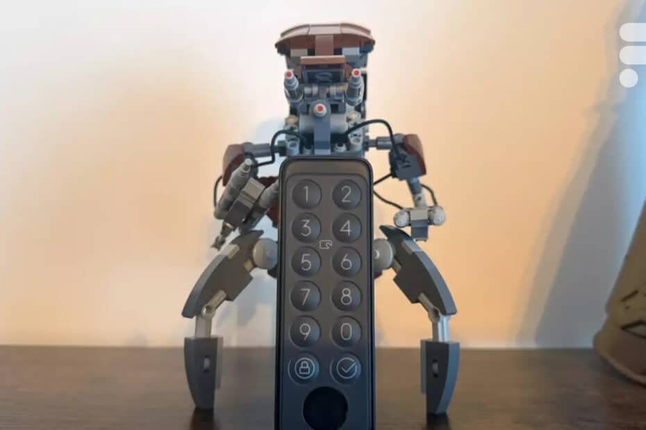 On a testé l'accessoire indispensable aux serrures connectées SwitchBot