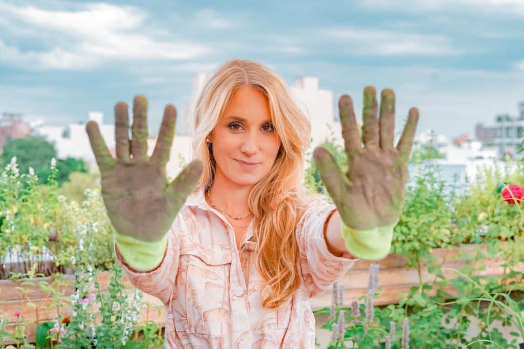 Comment cette femme crée une entreprise innovante sur un toit de Brooklyn