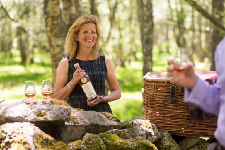Comment cette femme s'impose dans le monde du whisky