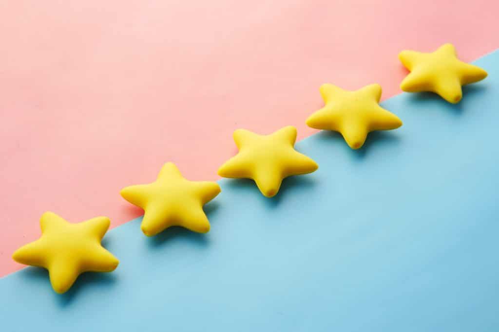 Comment trouver et utiliser les témoignages des clients