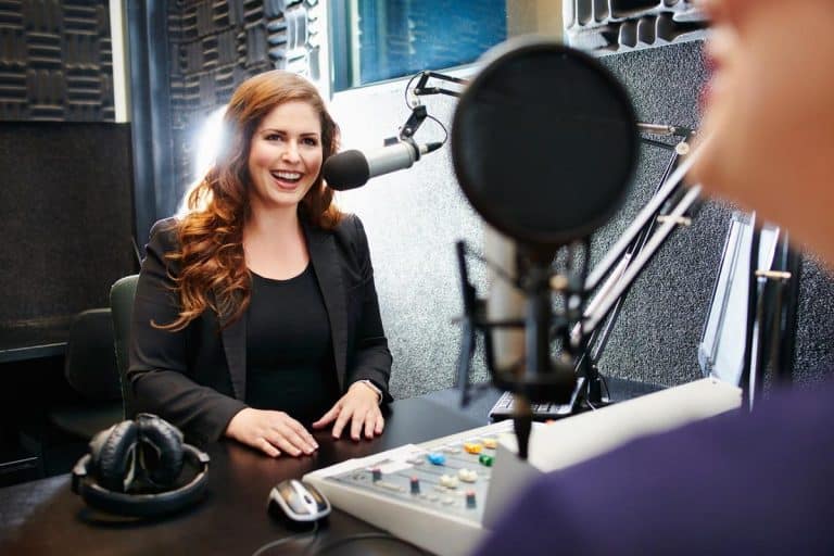 Le secret d'un retour sur investissement accru, d'un revenu de plusieurs millions de dollars et d'une valeur nette augmentée : Podcasting