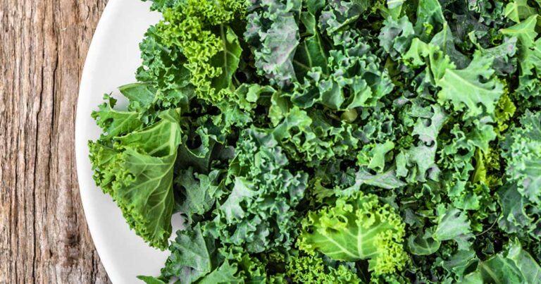 How Nutritious Is Raw Kale?