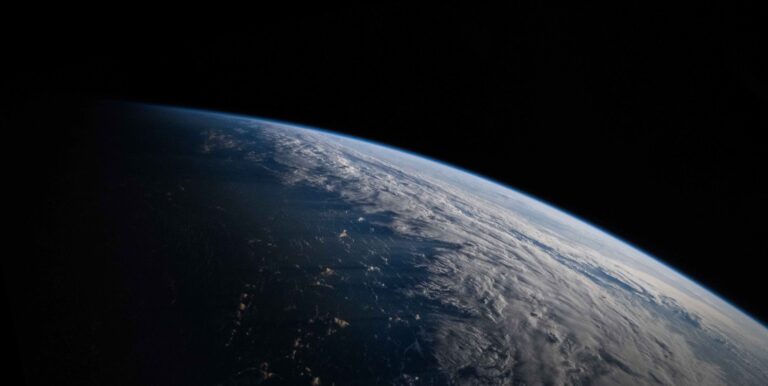 Ils ont découvert une fonction cachée du réseau de satellites Starlink