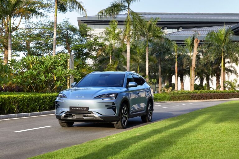 Les voitures électriques chinoises coûtent deux fois moins cher que les autres : voici la raison