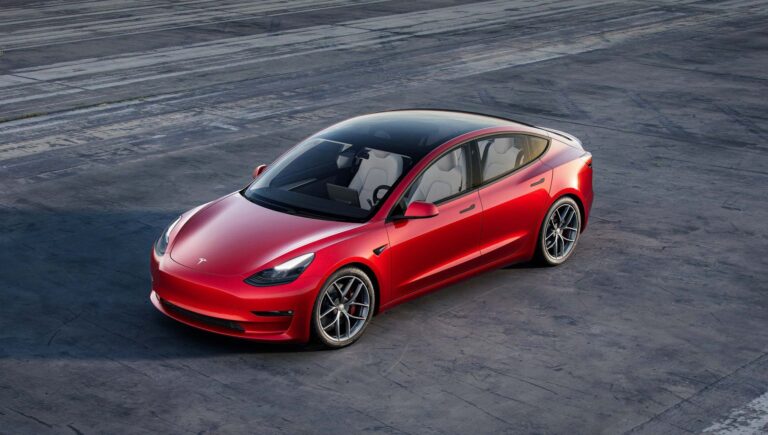 L'arrivée de la future Model 3 en version très performante confirmée par ce cadre haut placé de Tesla