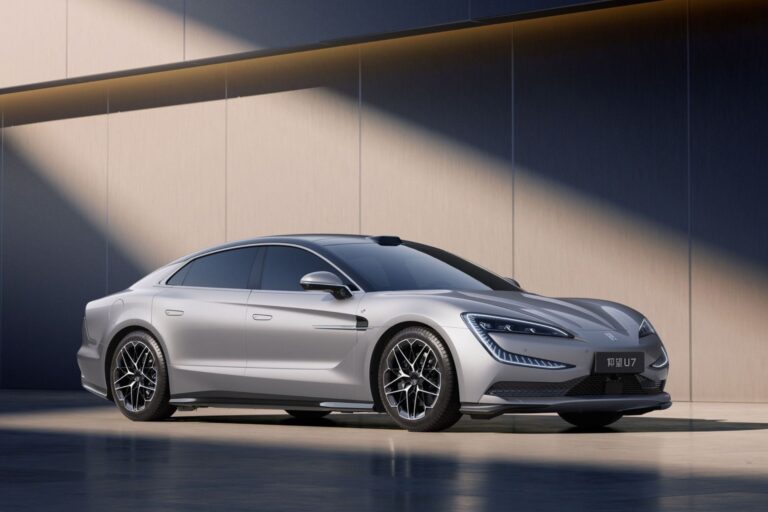 Pourquoi cette voiture électrique dotée d’une batterie XXL pourrait décevoir par son autonomie