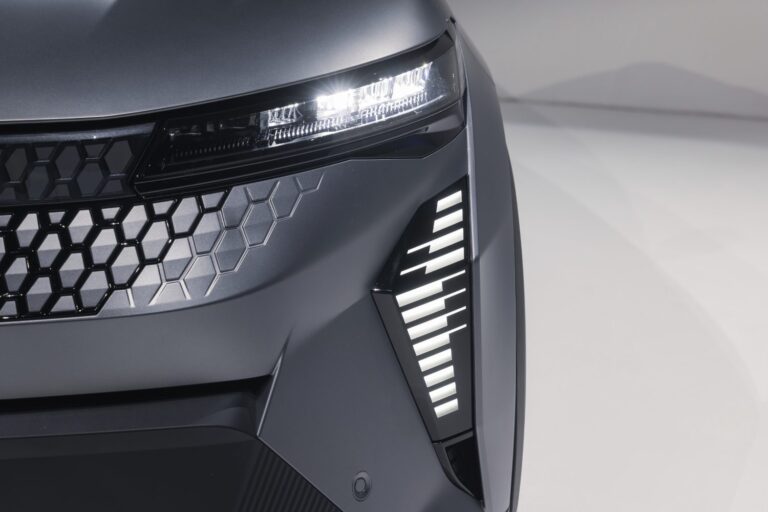 Renault Scenic Electrique E Tech Phare Calandre