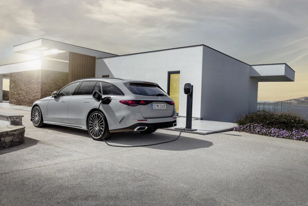 Faut-il interdire les voitures hybrides rechargeables en Europe