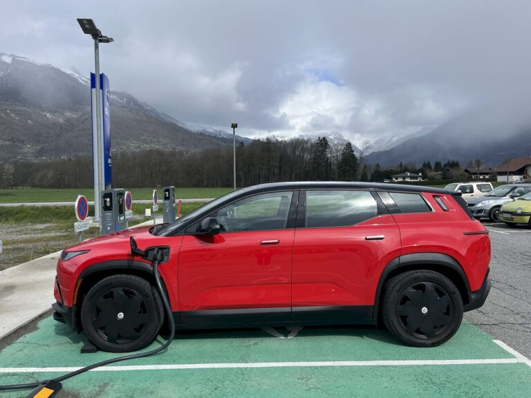 La fin d'un rêve électrique, ce constructeur abandonne ses clients et leurs voitures électriques