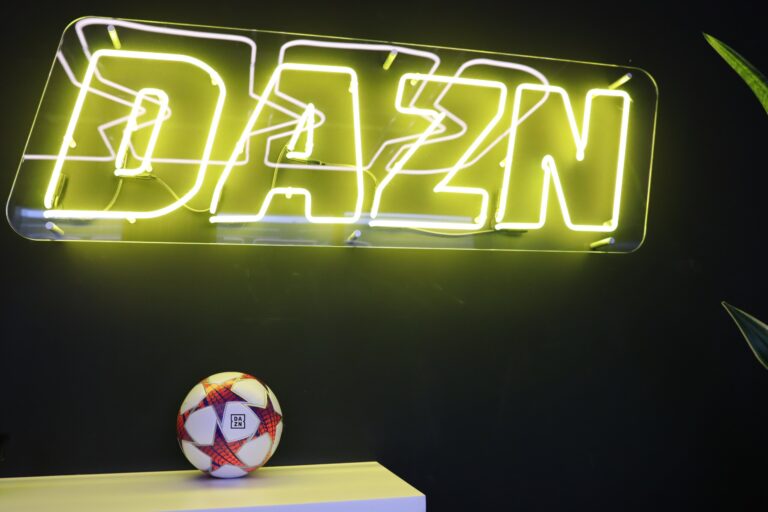 DAZN signe un partenariat avec Orange, Bouygues, SFR et Free pour arriver sur les box internet