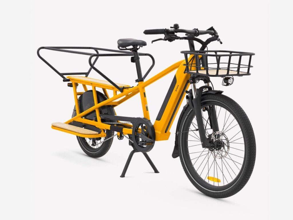 Le célèbre vélo cargo Decathlon débarque en couleur punchy pour la rentrée des classes