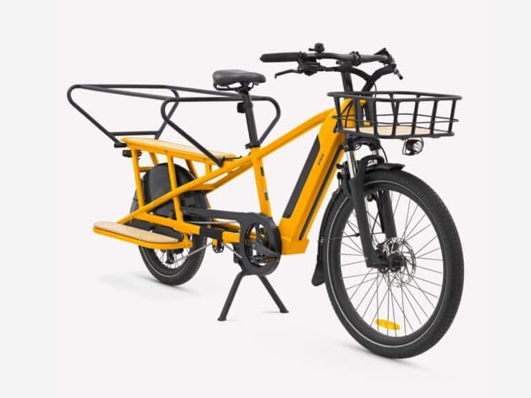 Le célèbre vélo cargo Decathlon débarque en couleur punchy pour la rentrée des classes
