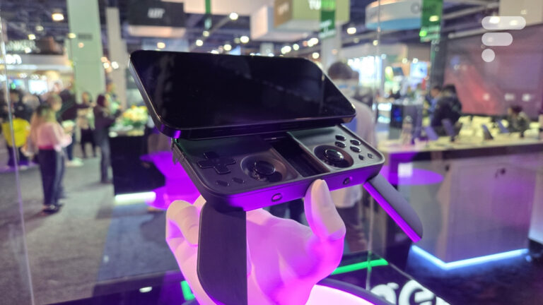 Nous avons joué avec la M-Con, une manette mobile étonnante créée par un YouTubeur