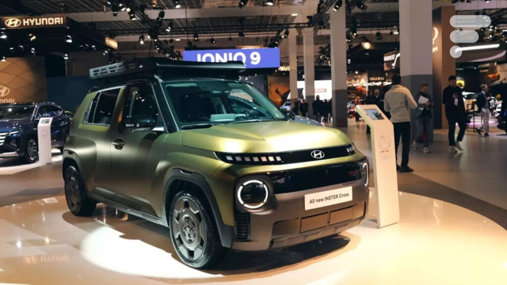 On est monté à bord du Hyundai Inster, et on a été bluffé par l’habitacle XXL de cette petite voiture électrique abordable