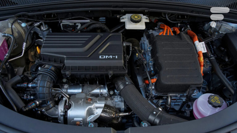 Pourquoi le prix des batteries des voitures hybrides est plus élevé que celles des voitures électriques