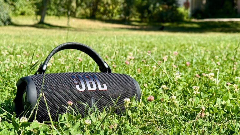 l’enceinte Bluetooth de référence monte le son