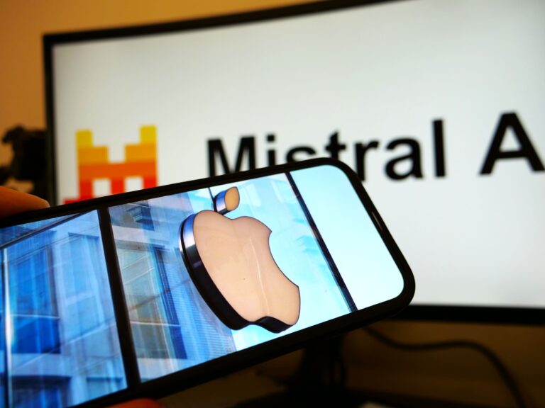 Apple veut s'emparer du roi français de l'intelligence artificielle Mistral AI, et veut aussi Perplexity