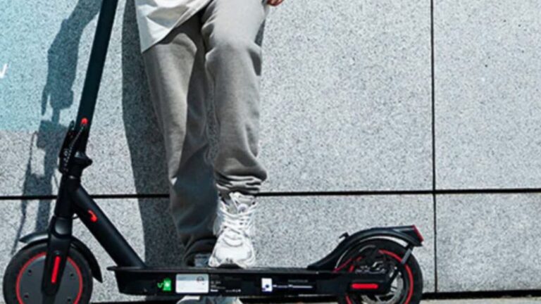 Cette trottinette électrique coûte 116€ (-60%), et le stock disparait à vitesse grand V ☀️