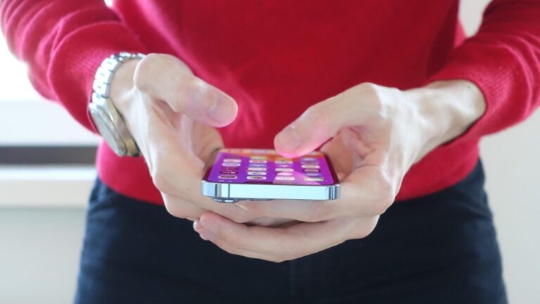 Apple alerte des utilisateurs français d'iPhone visés par des logiciels espions