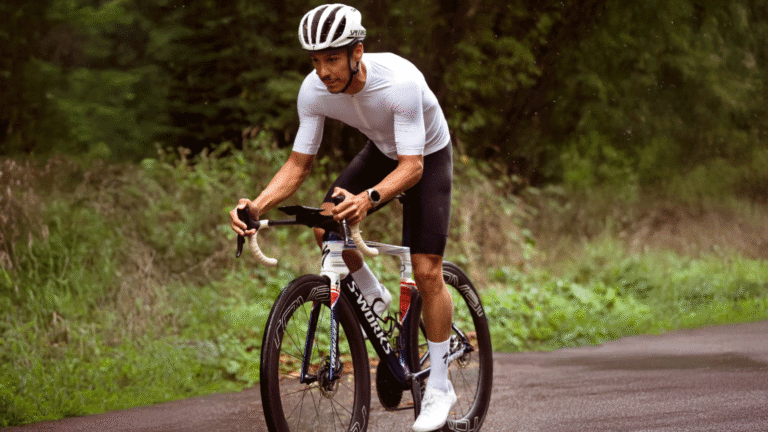 la première montre connectée à supporter la puissance virtuelle dans le domaine du cyclisme