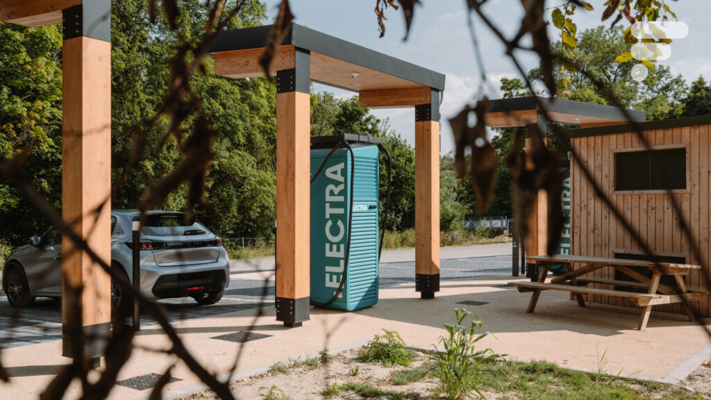 les bornes de recharge rapide (10 minutes) Electra frappent fort en France