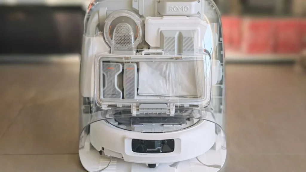 Il voulait piloter son aspirateur avec sa PS5 et pirate 7 000 robots DJI par erreur
