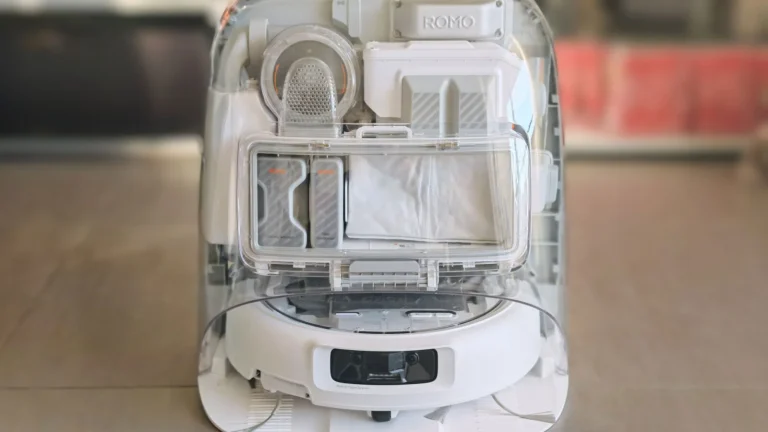 Il voulait piloter son aspirateur avec sa PS5 et pirate 7 000 robots DJI par erreur