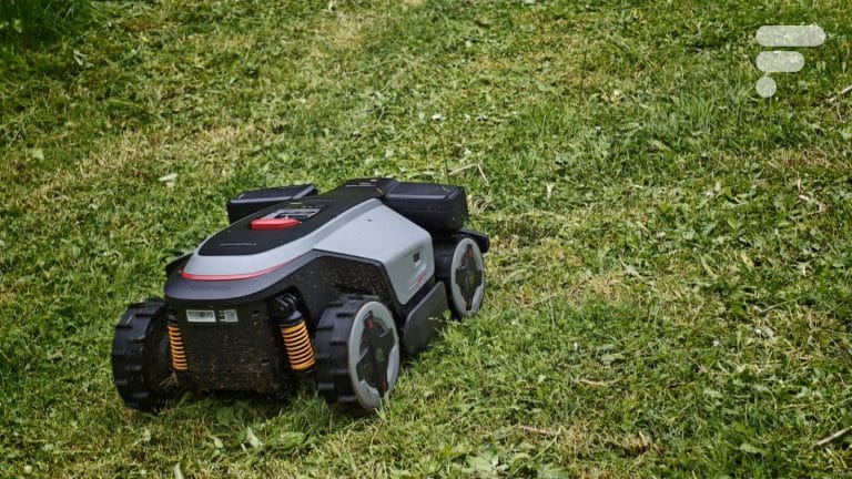 Test du Roborock RockMow Z1 : le robot tondeuse sans fil RTK à l'épreuve