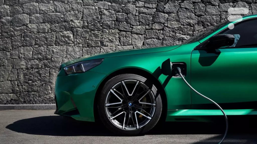 Vous ne branchez pas votre hybride ? BMW imagine une sanction inédite (et ça n'a rien d'écologique) — Frandroid