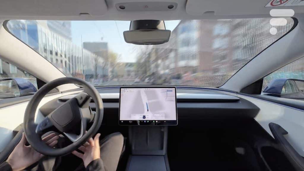 Tesla FSD V14 Lite : 4 millions de voitures mises à jour, mais toujours pas autonomes — Frandroid