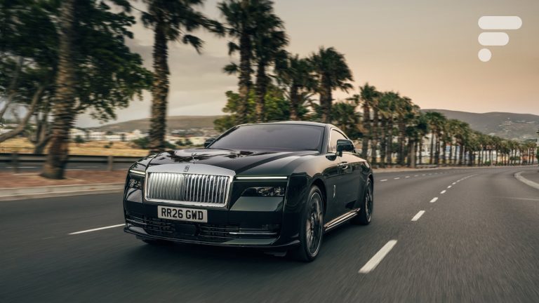 Rolls-Royce dévoile la voiture la plus performante de son histoire (et elle est 100 % électrique) — Frandroid