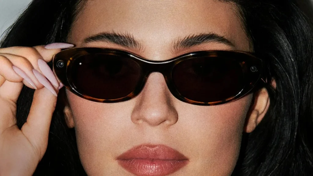 Des lunettes connectées qui enregistrent tout en continu : le nouveau projet de Meta risque de faire polémique
