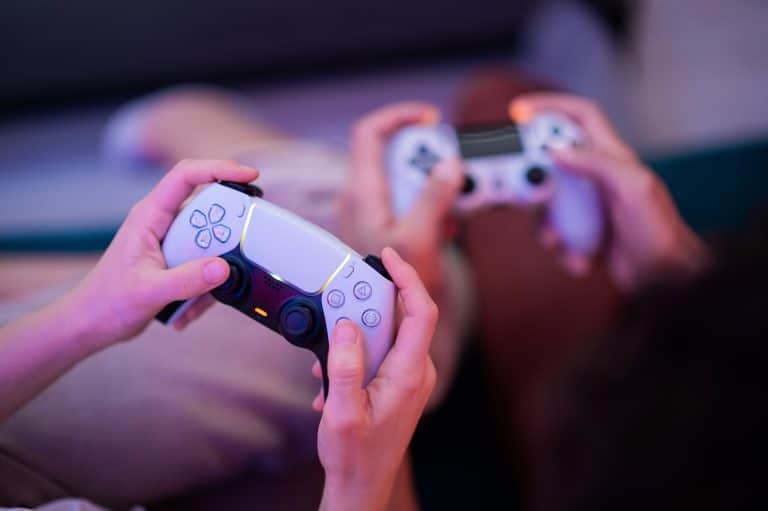Yves Guillemot estime que la fin des disques chez Sony ne bouleversera pas l’industrie du jeu vidéo