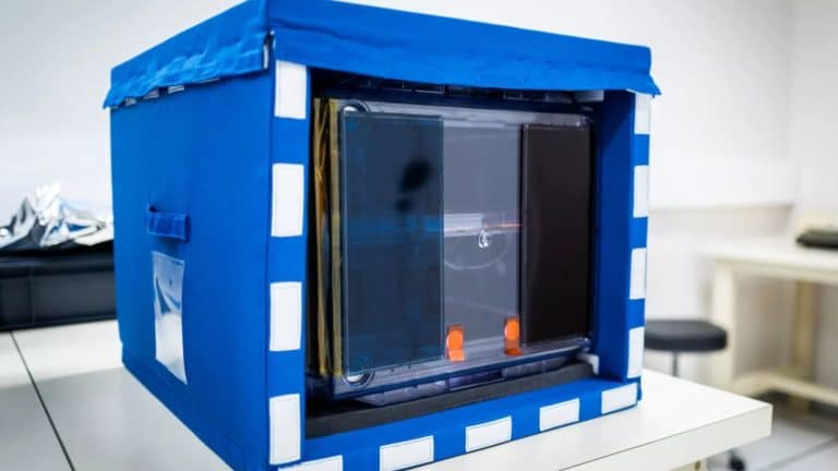 Sophie Adenot a cuisiné dans l'espace ! Elle a testé le Food Processor, le robot culinaire du CNES, à bord de l'ISS
